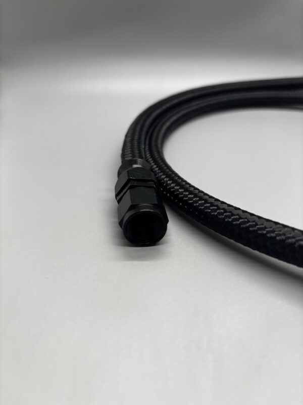 6AN x 4ft black hose with straight fittings - Image 2