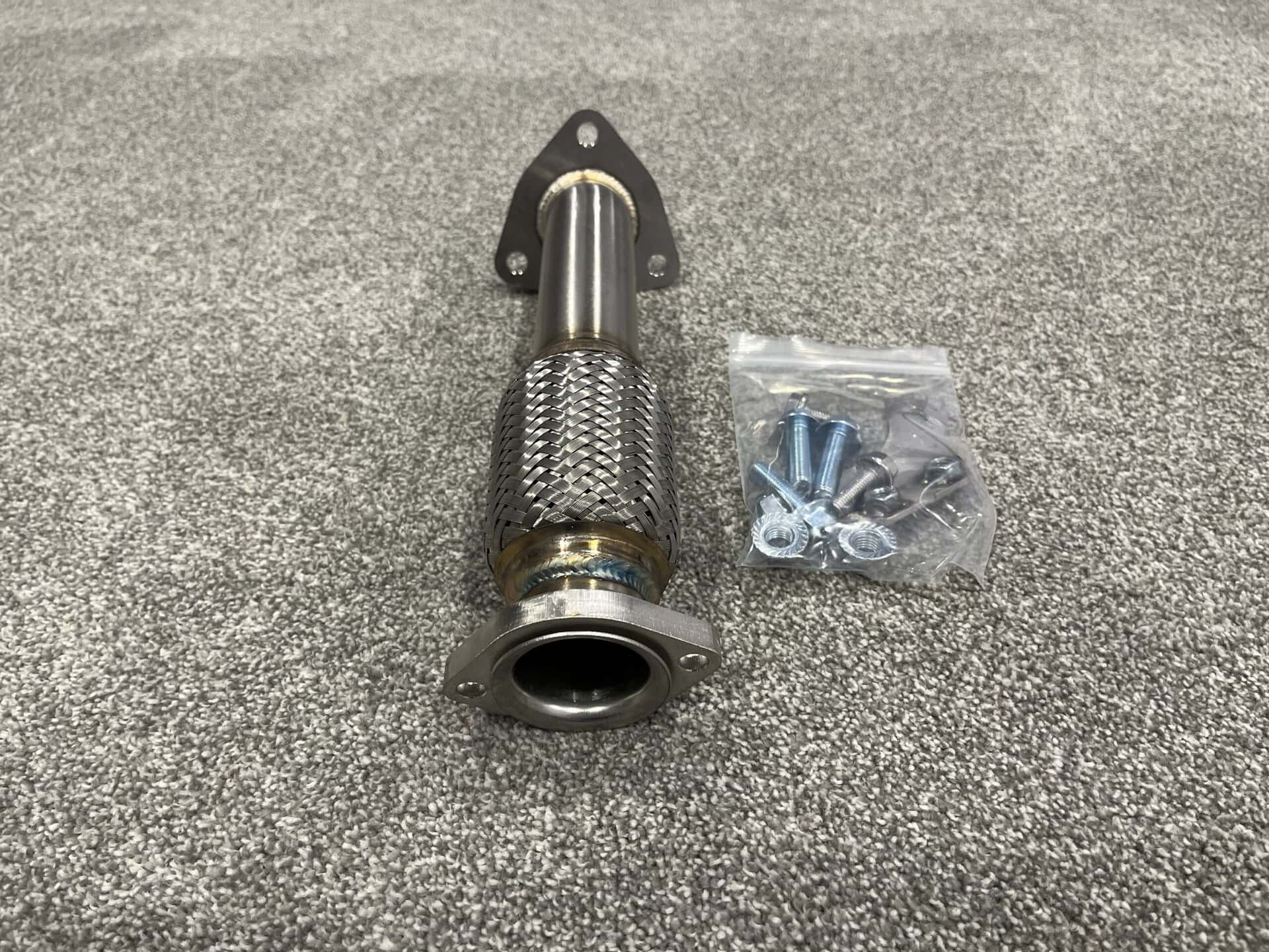 High-quality Acty Exhaust Flex Pipe HA-3/4 with mounting hardware for vehicle exhaust systems, designed for durability and optimal performance.